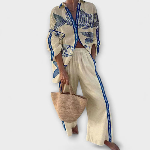 Yazette – Casual Look with Fish Print