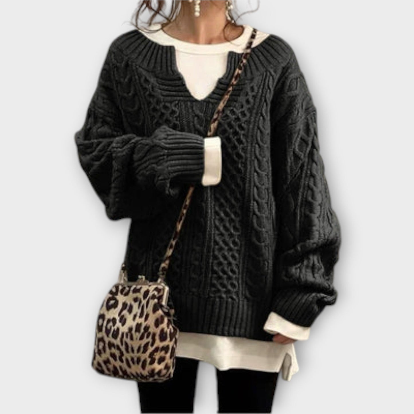 Lili - Oversized Knit Sweater with Cable Pattern